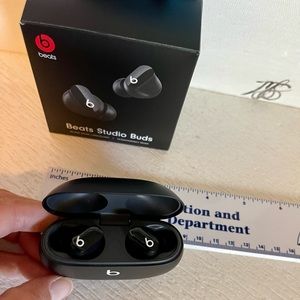 Beats by Dre Studio Buds